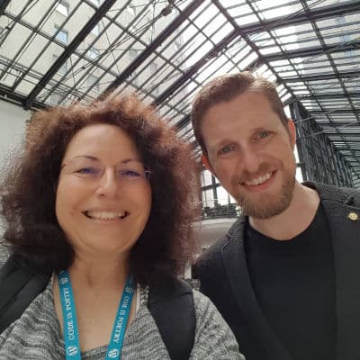Simone Sarodnick trifft Matt Mullenweg auf dem WordCamp Europe 2019